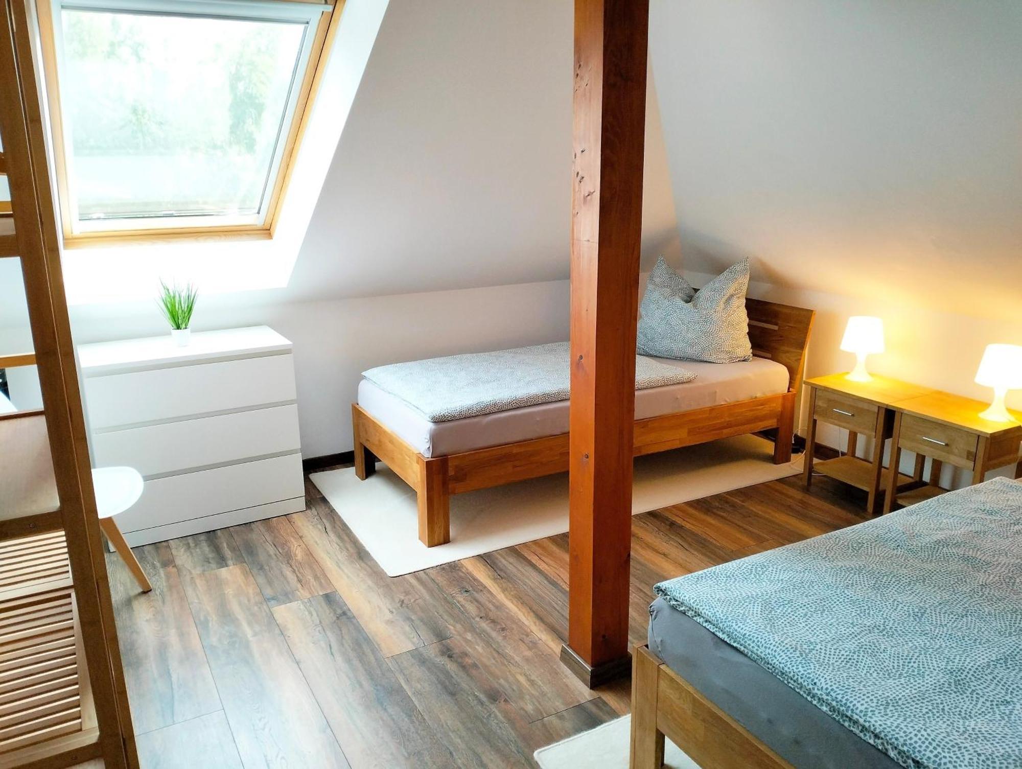 Ferienwohnung Am Waldesrand - Garten, Terrasse, Grill, Luftkuehler, Massagesessel, Kinderspielecke, Spielekonsole كوتبوس المظهر الخارجي الصورة